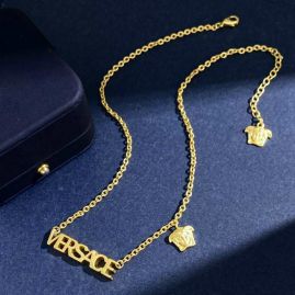 Picture of Versace Necklace _SKUVersacenecklace09123217073